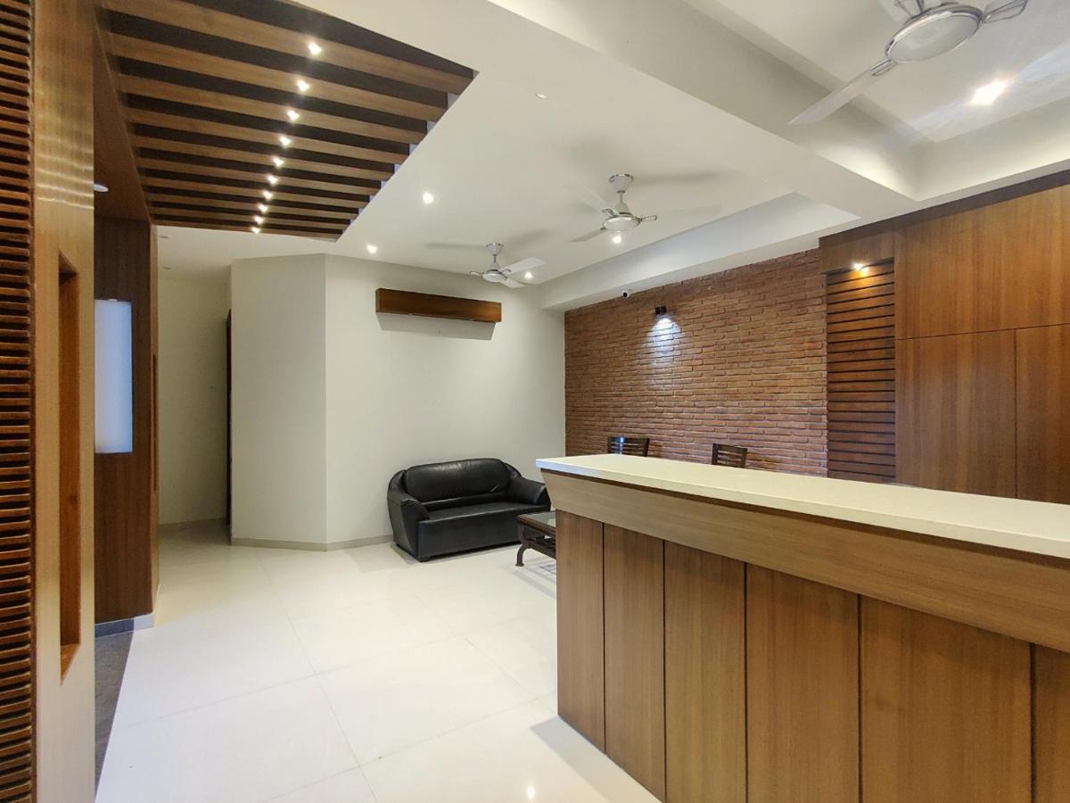 The Shacon Hotel Noida Buitenkant foto