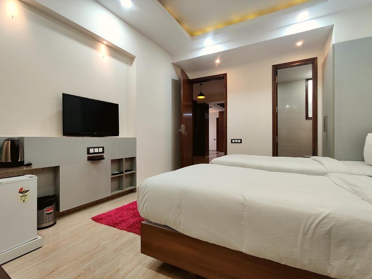 The Shacon Hotel Noida Buitenkant foto