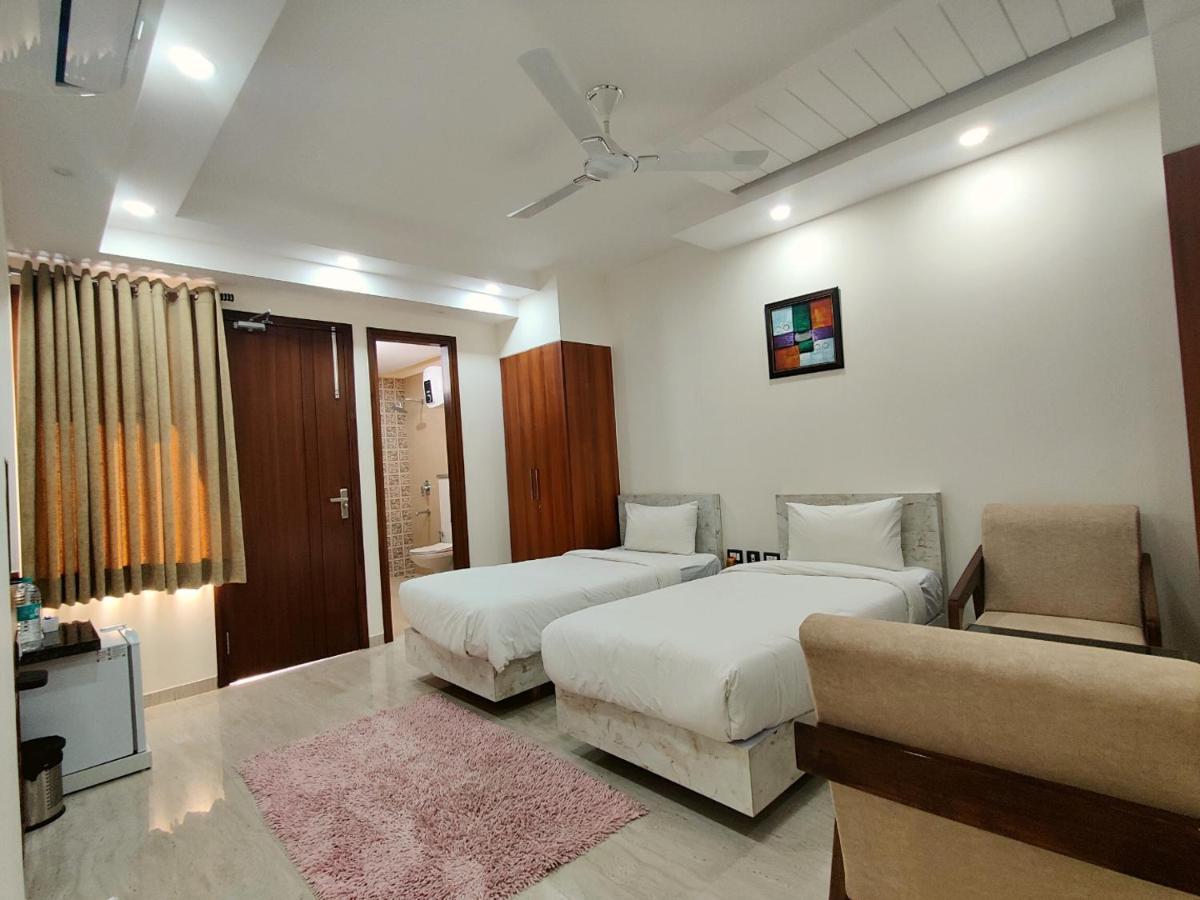 The Shacon Hotel Noida Buitenkant foto